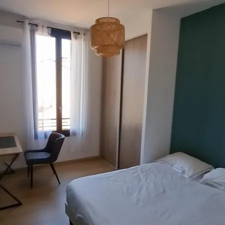 Holiday home Maison De Caractere En Plein Coeur De La Provence